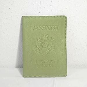 NWT mundi olive green genuine leather United States of America passport Cover